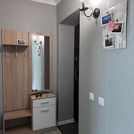Sisters Apartment Shevchenko チェルニーヒウ エクステリア 写真